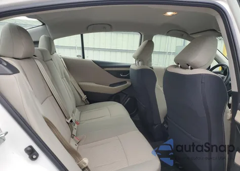 2021 Subaru Legacy Premium z USA, uszkodzony, nr VIN 4S3BWAC6XM3004378